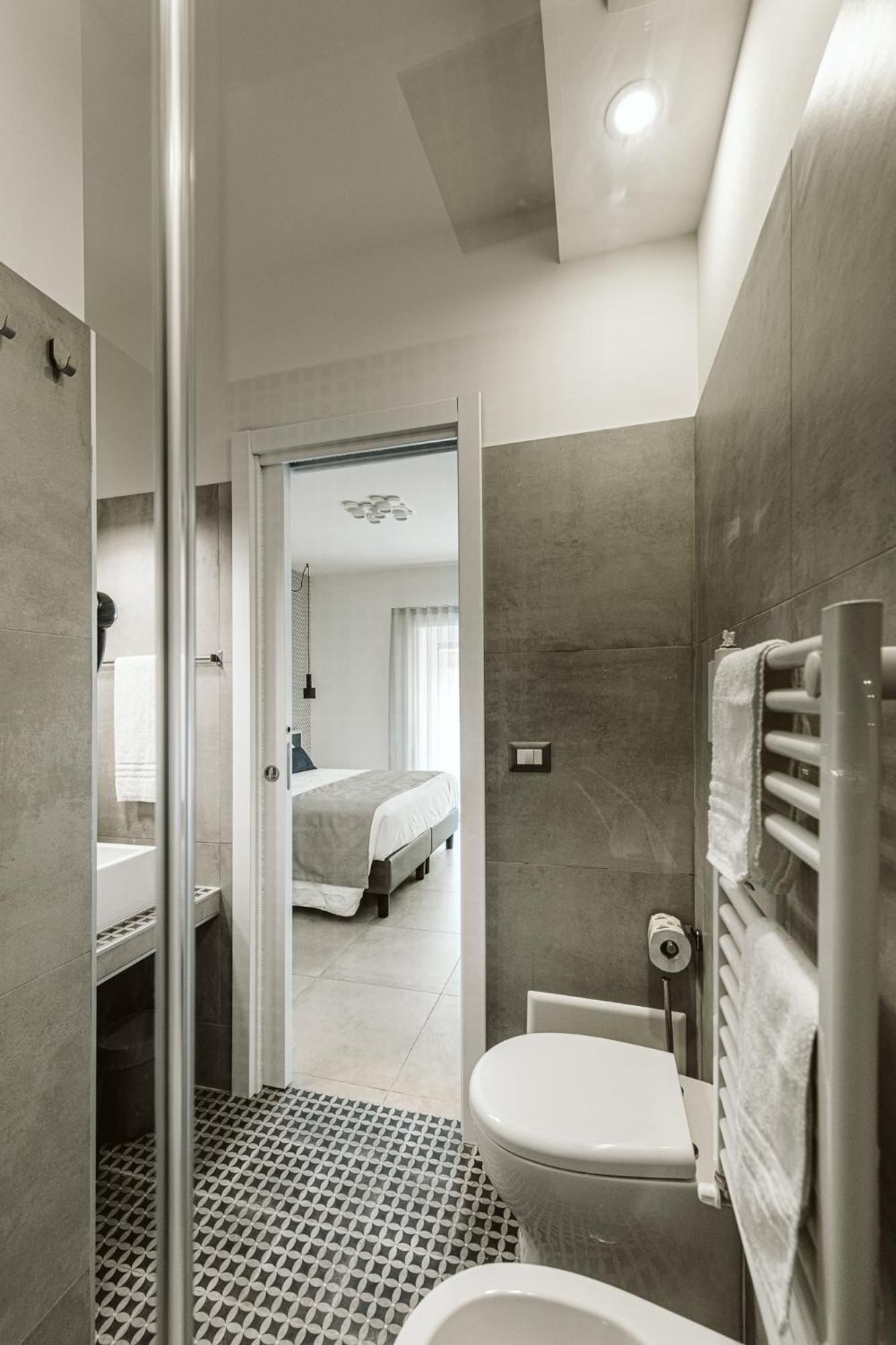 Double or Twin Room Bathroom,1633740075:JPEG